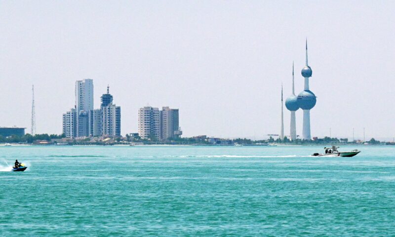 الجيش الكويتي يعلن التصدي لهجمات إيرانية جديدة بالطائرات المسيرة