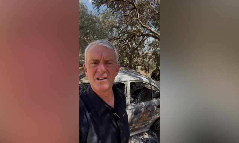 حرائق وممتلكات مدمرة.. مراسل CNN يرصد آثار هجوم لمستوطنين في الضفة الغربية
