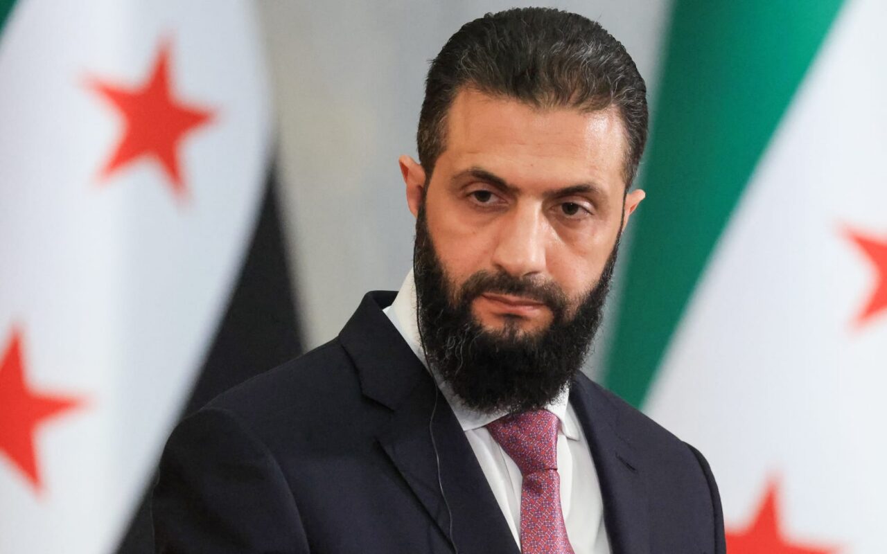 أول تعليق من أحمد الشرع على حادث تصادم دمشق- دير الزور