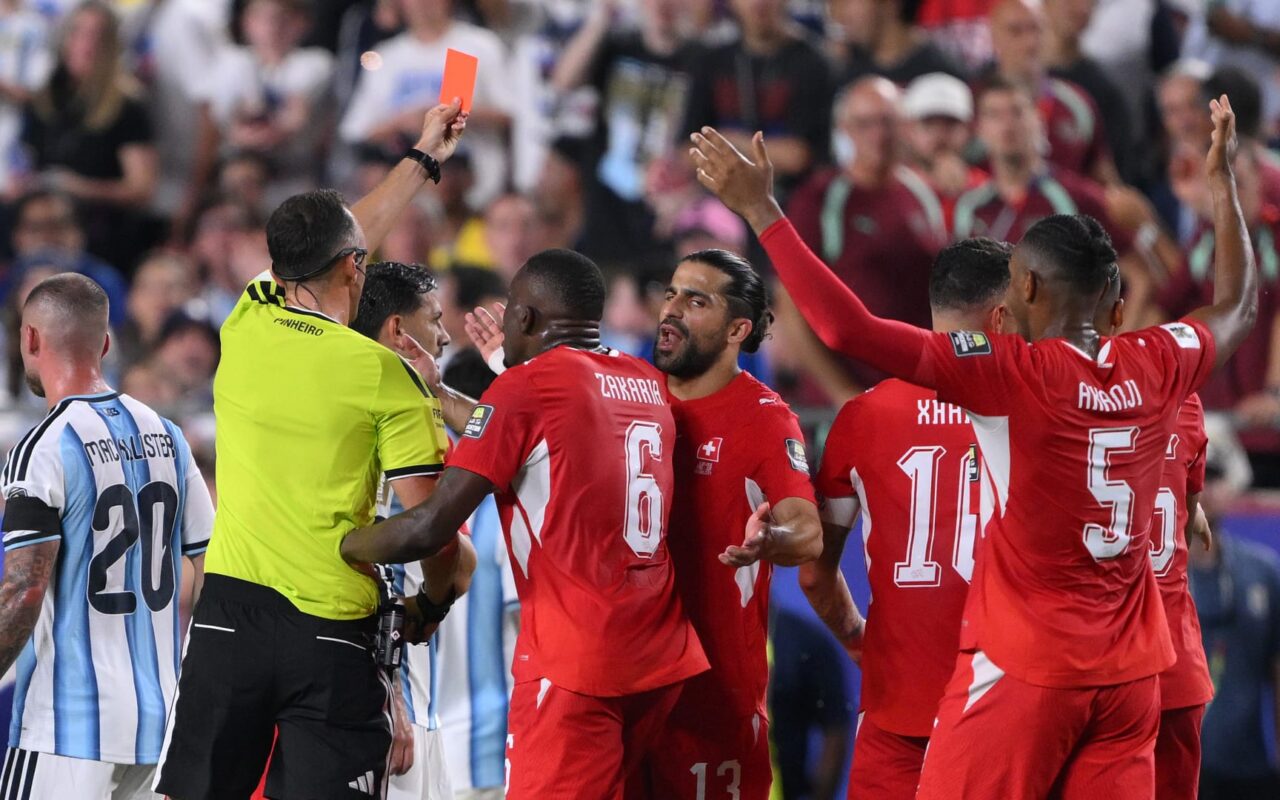 لصالح الأرجنتين.. اعتراف من “فيفا” بخطأ تحكيمي في ربع نهائي المونديال