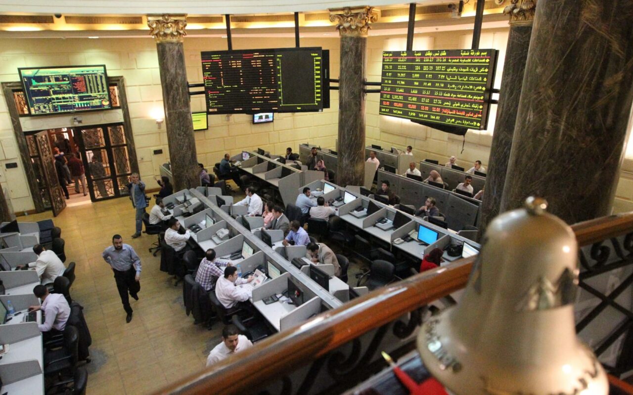 مصر.. البورصة تقترب من مستوياتها التاريخية بدعم الأسهم القيادية وزيادة السيولة
