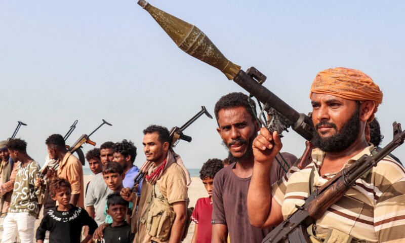 أول تعليق من الحوثيين بعد الضربات الأمريكية السعودية على “إرهابيين” في العراق