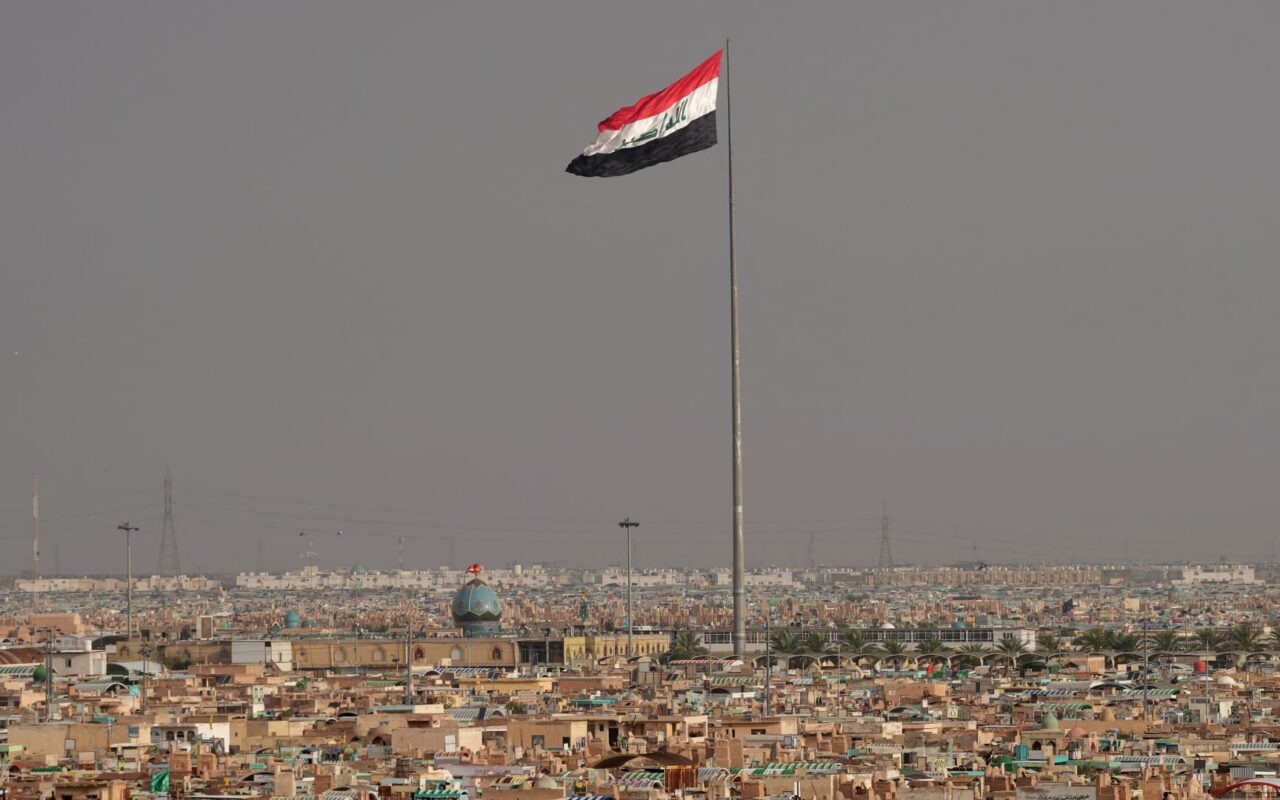 العراق يصدر بيانًا يدين الضربة السعودية الأمريكية على الحشد الشعبي