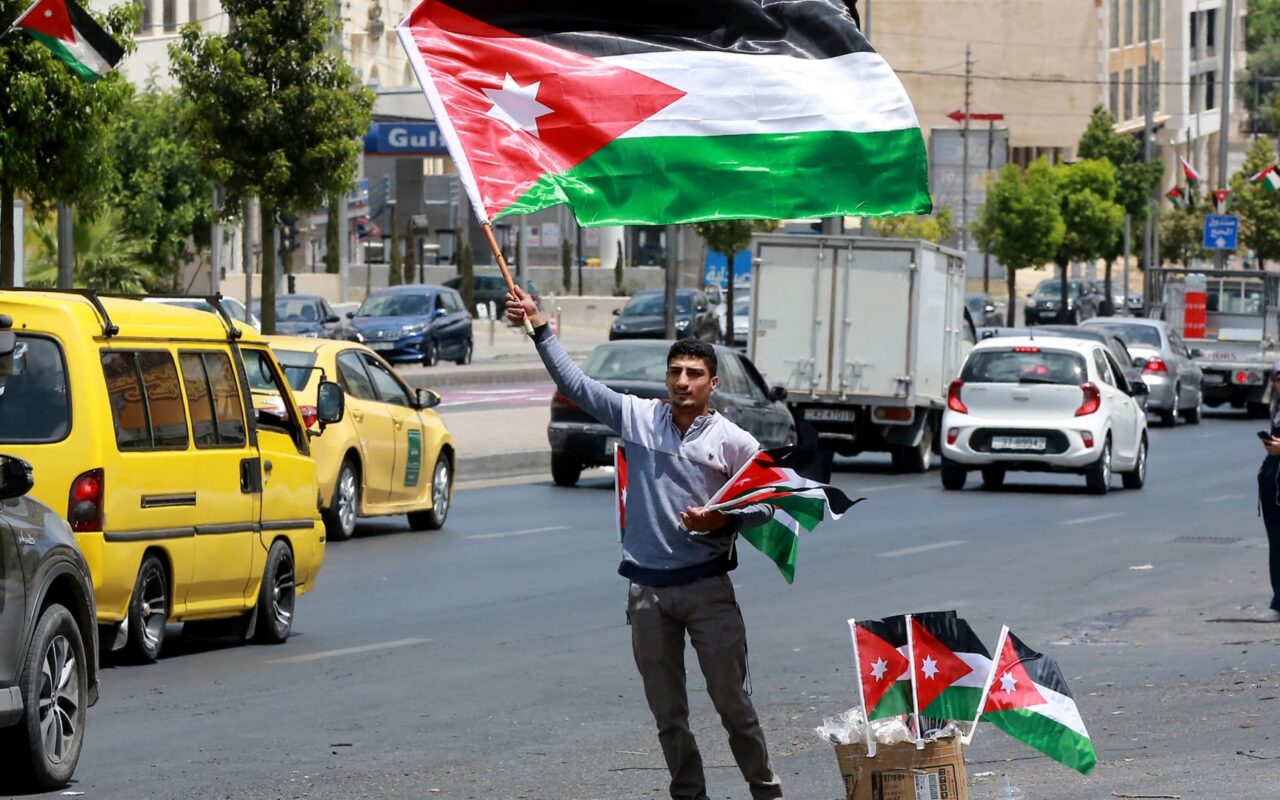 الأردن يعلن اعتراض وإسقاط 5 صواريخ قادمة من إيران