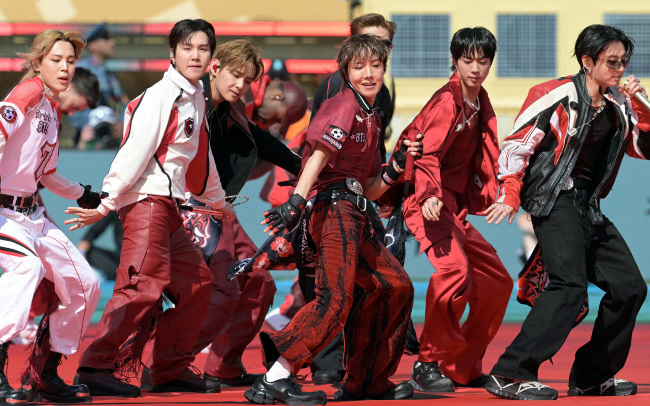 فرقة “BTS” تعلن عدم ترشيح أعمالها لجوائز غرامي العام المقبل