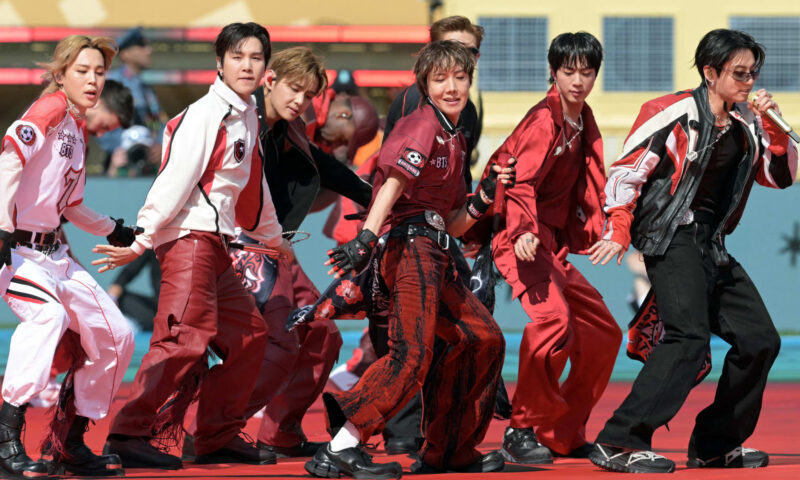 فرقة “BTS” تعلن عدم ترشيح أعمالها لجوائز غرامي العام المقبل