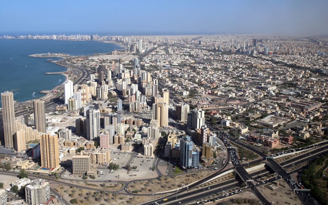 جيش الكويت يعلن اعتراض طائرات مسيّرة إيرانية حاولت استهداف منشآت عسكرية