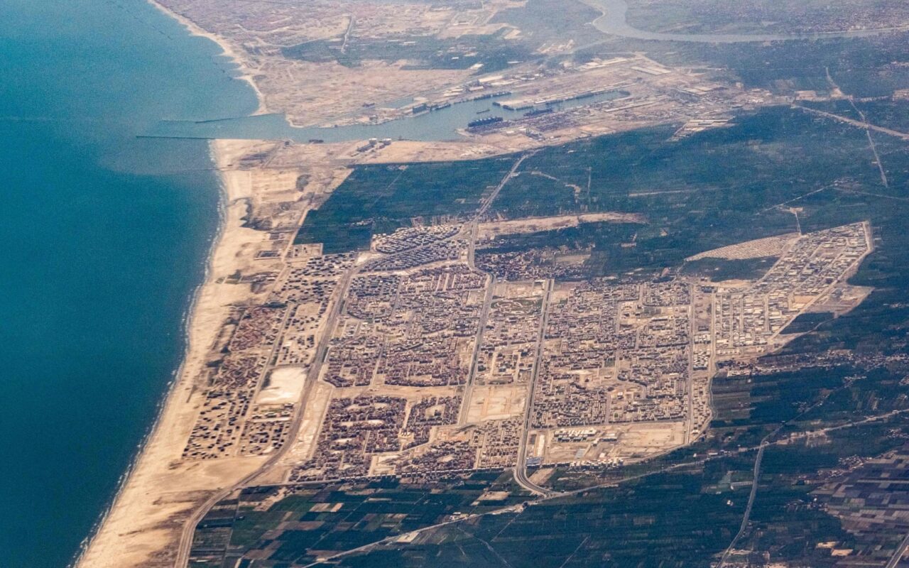 أول بيان سوري رسمي بعد استهداف سفينتين للغاز في دمياط بمصر