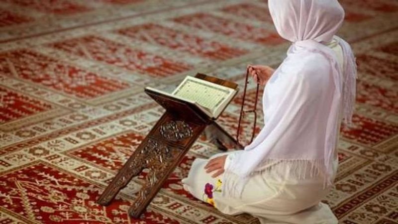 اختلف فيه العلماء، الإفتاء تكشف حكم سجود التلاوة والشكر للحائض
