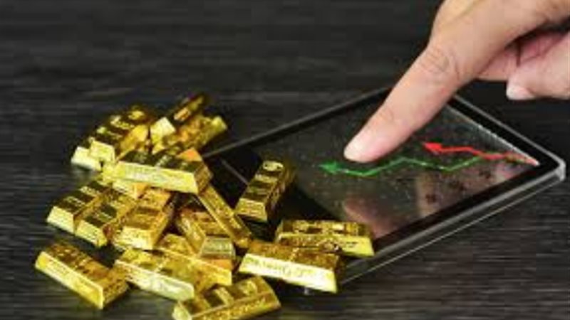 الذهب يتأرجح مع صعود النفط والدولار عقب الهجمات الأمريكية على إيران