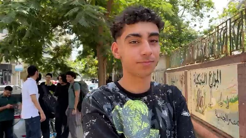 اعتراضات بعد الجرس، طلاب الثانوية يكشفون كواليس امتحان الرياضيات البحتة بالدقي (فيديو)