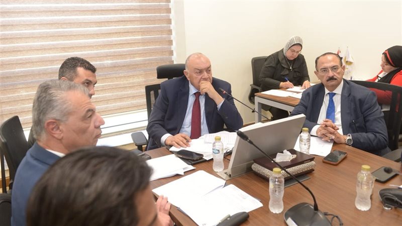 نقل النواب تناقش ملفات الطرق في قنا والبحر الأحمر