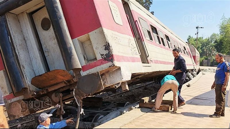 التفاصيل الكاملة لحادث خروج عربة قطار كفر الشيخ – طنطا عن القضبان (فيديو وصور)
