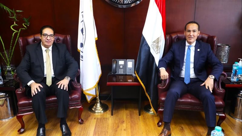 جامعة القاهرة وهيئة الاستثمار يبحثان دعم التحول الرقمي والذكاء الاصطناعي