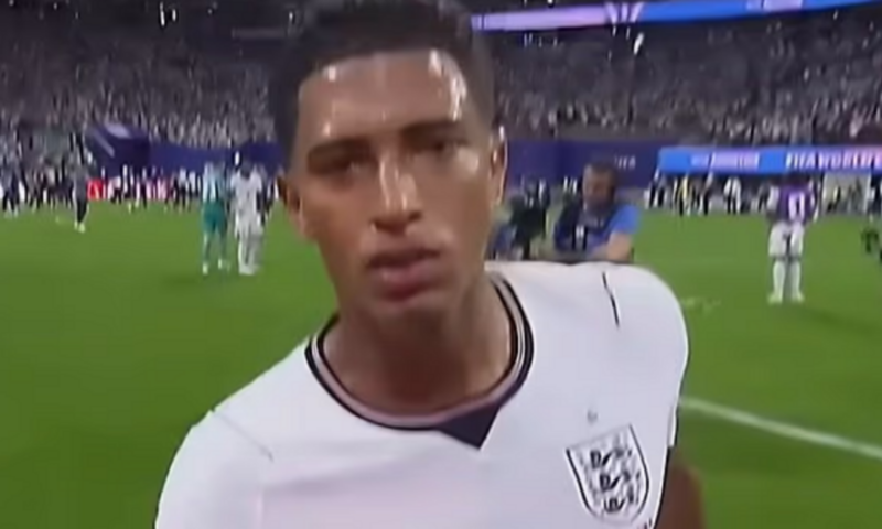 الكشف عن سخرية بيلنغهام من الحكم المغربي بعد خروج إنجلترا من كأس العالم