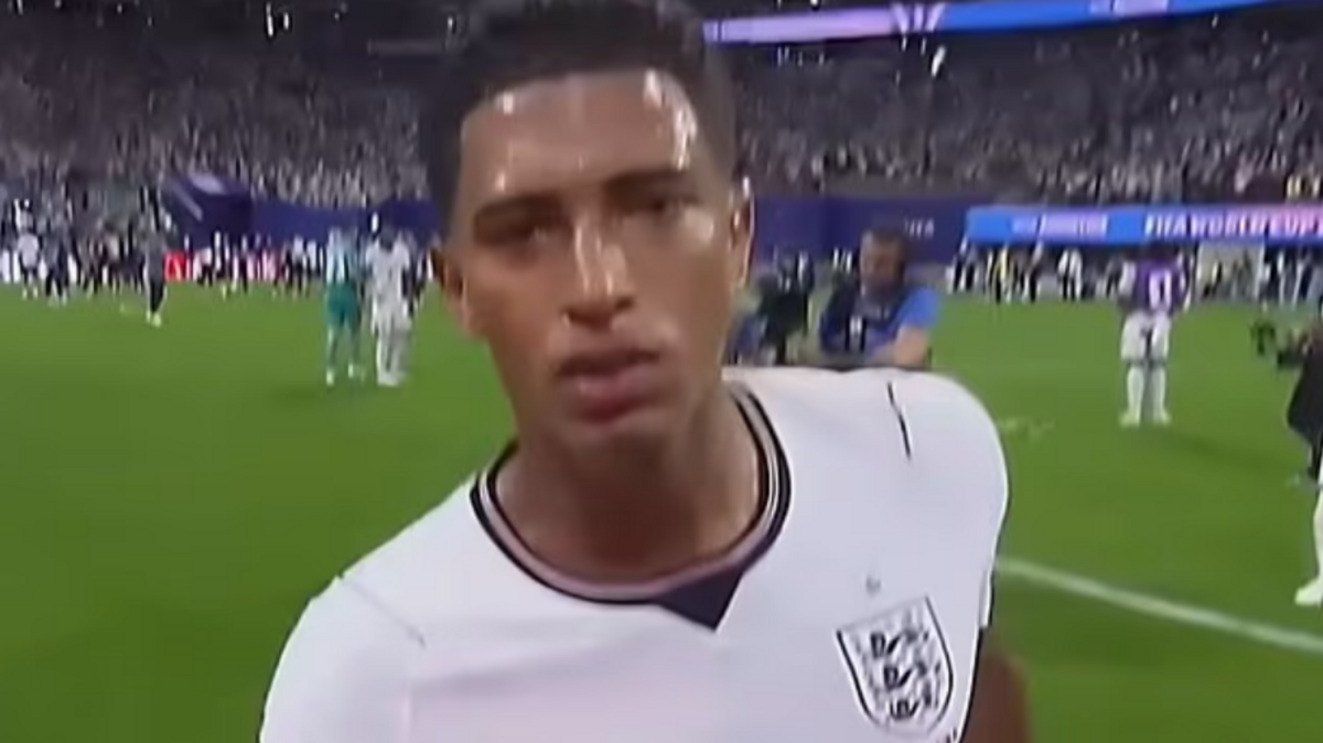 الكشف عن سخرية بيلنغهام من الحكم المغربي بعد خروج إنجلترا من كأس العالم
