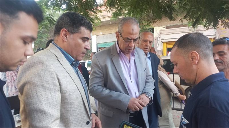 مدير تعليم القليوبية يتابع انتظام سير امتحانات الثانوية العامة بلجان كفر شكر