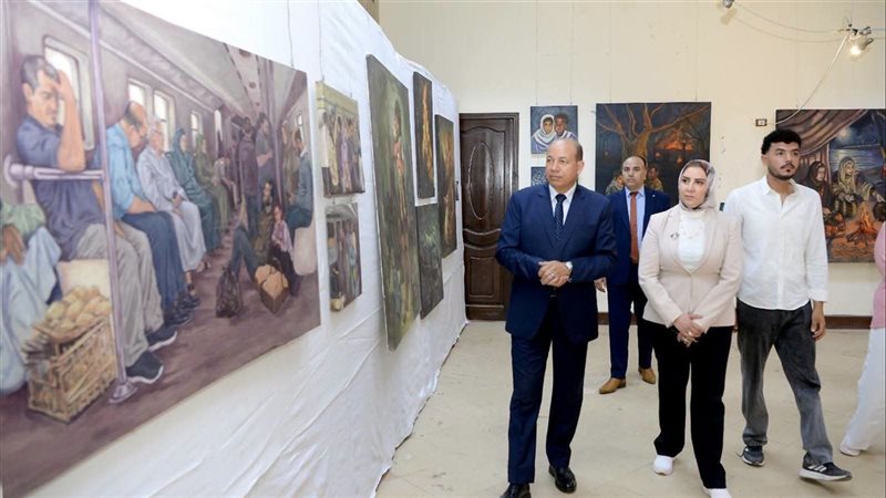 خلال تفقده مشروعات التخرج، رئيس جامعة المنصورة يشيد بإبداعات طلاب فنون جميلة
