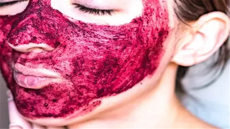 سكراب الكركديه الطبيعي لبشرة ناعمة ومشرقة