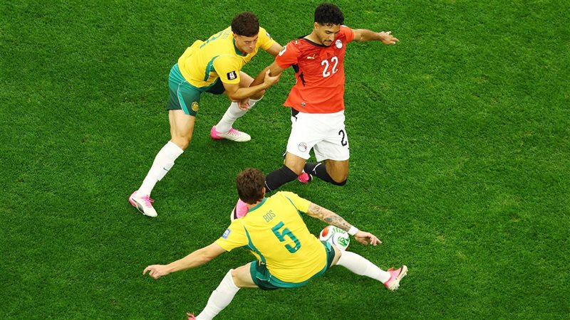 مصر وأستراليا يحتكمان لركلات الترجيح بعد التعادل 1/1 في كأس العالم