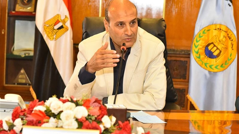 عمل أسيوط: توفير فرص عمل لـ 735 مواطنًا ومنح 1127 شهادة قياس مهارة وكارنيه مزاولة مهنة خلال يونيو
