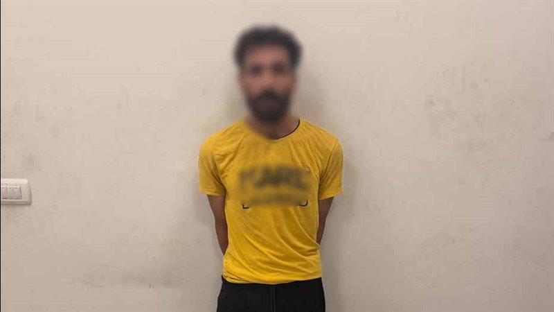 القبض على حلاق بتهمة الاعتداء على والدته العجوز بالسويس
