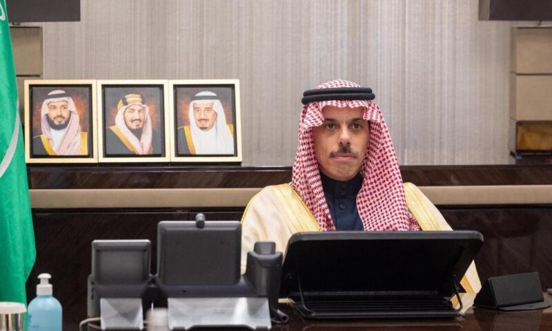 وزير الخارجية السعودي يدين “اعتداءات إيران” ضد الكويت والبحرين