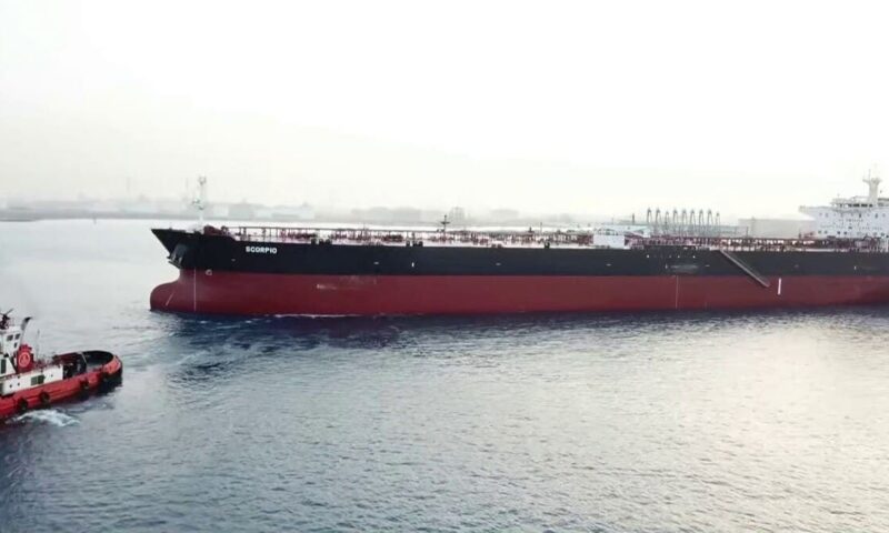 السعودية تصدر أكبر كمية نفط خام عبر الخليج منذ إغلاق مضيق هرمز