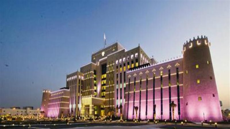 الداخلية القطرية: على الجميع البقاء في المنازل والأماكن الآمنة والابتعاد عن النوافذ حتى زوال الخطر