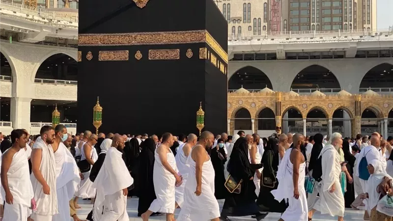 وزير السياحة والآثار: توقيع عقوبات على 66 شركة بسبب مخالفات بموسم العمرة
