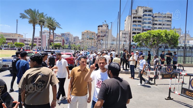 عايز كائن فضائي علشان يحله، طالب ثانوية عامة ببورسعيد يشتكي من امتحان الفيزياء (فيديو)