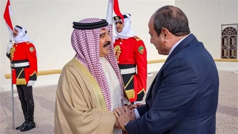 رسائل السيسي لـ ملك البحرين: ندعم أمن واستقرار المملكة.. ندين الاعتداءات غير المبررة ضد أراضيها.. وأمن الدول العربية امتداد للأمن القومي المصري