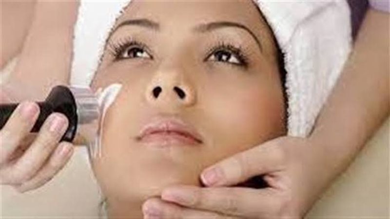 تفسير رؤية عملية التجميل في المنام وعلاقتها بتحسن الأوضاع المالية