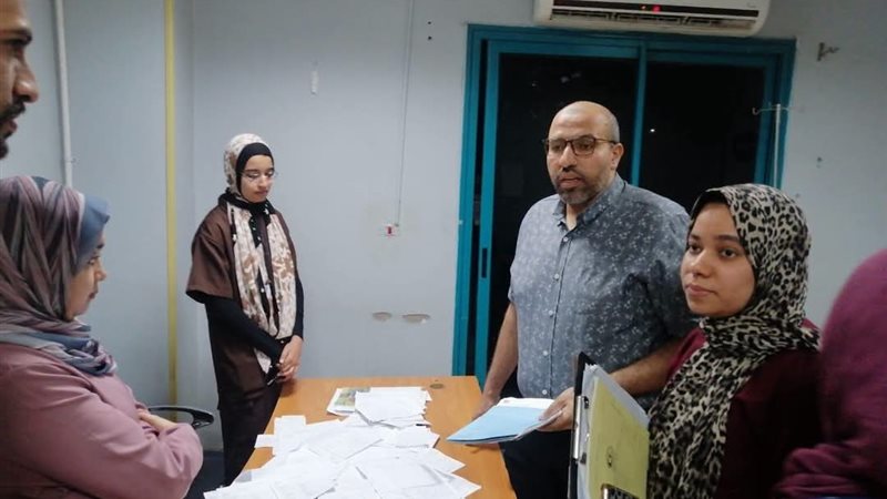 نائب المدير التنفيذي لمستشفيات قنا الجامعية يتفقد فرع المعبر لمتابعة سير العمل