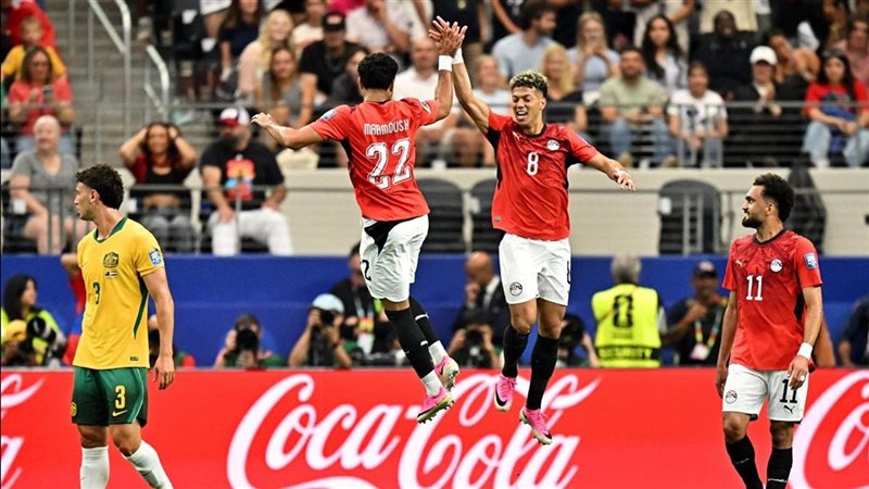 سر التأهل، ماذا فعل محلل أداء منتخب مصر مع اللاعبين قبل ركلات الترجيح أمام أستراليا (فيديو)