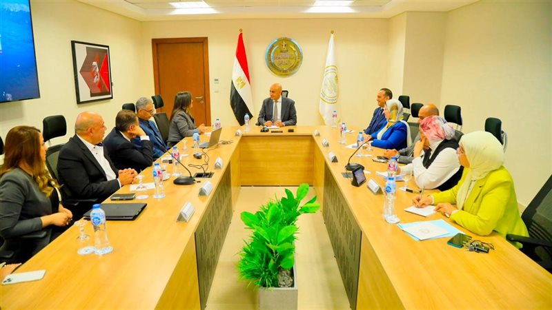 وزير التربية والتعليم يبحث مع أمين اتحاد الرياضة المدرسية استضافة البطولات الدولية