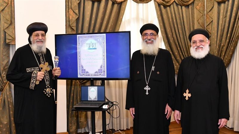 البابا تواضروس يتلقى تقريرا عن منظومة العمل في إكليريكية الإسكندرية
