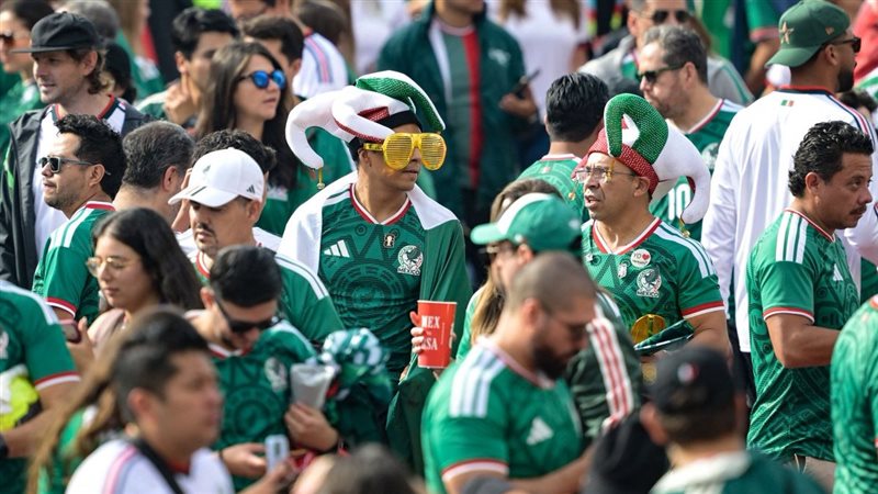وفاة 3 مشجعين في احتفالات جماهير المكسيك بالتأهل التاريخي بكأس العالم