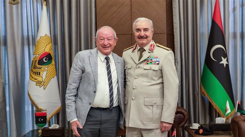 المشير خليفة حفتر يستقبل ساويرس لبحث فرص الاستثمار فى ليبيا (صور)