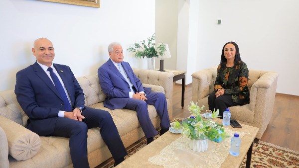 وزيرة التضامن تلتقي مستشار رئيس الجمهورية للتنمية المحلية ورئيس جامعة مدينة السادات