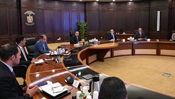 «شراكة مع القطاع الخاص للترفيق».. 5 قرارات عاجلة من مدبولي لتوفير الأراضي الصناعية