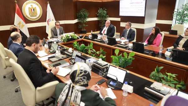 وزير الصحة يشدد على الانتهاء من صياغة مدونة تسويق بدائل لبن الأم