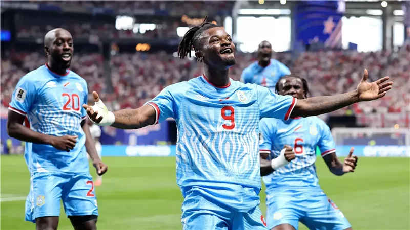 كأس العالم 2026، الكونغو يباغت إنجلترا بهدف مبكر عن طريق “سيبينجا”