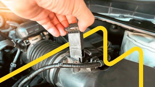 لو بتدفع كتير .. تعرف على سبب زيادة استهلاك سياراتك للبنزين