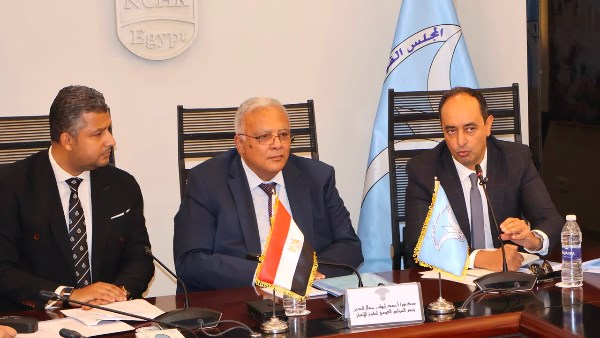 القومي لحقوق الإنسان يفتح ملف إنهاء الخدمة لمتعاطي المخدرات