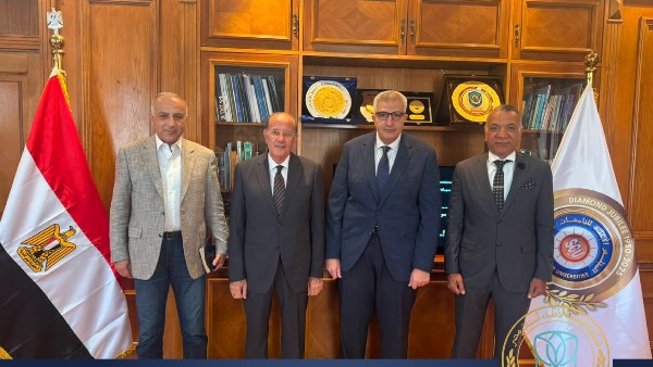 الأسنان تبحث مع المجلس الأعلى للجامعات مستقبل خريجي المهنة وضوابط القيد