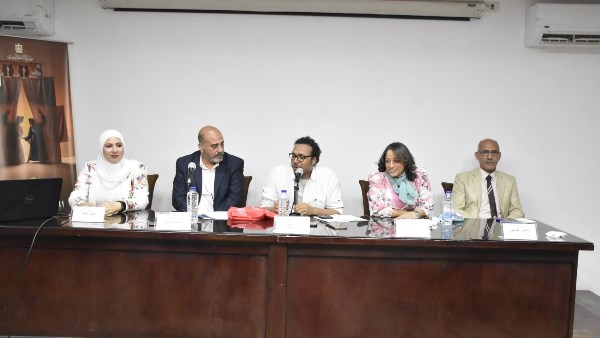 باحثون بالمحور الفكري للقومي للمسرح: استعادة الجمهور تبدأ بفهم المتلقي وتطوير أدوات العرض