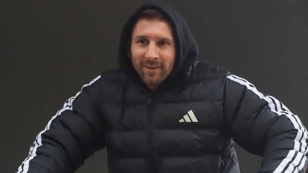 بابتسامة مشرقة.. أول ظهور لـ ميسي بعد خسارة لقب كأس العالم