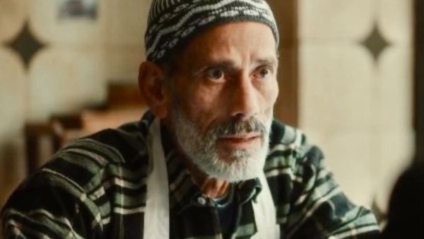 محمود عزب يكشف أسرار حياته: عرفت بإصابتي بورم قبل العملية.. وزوجتي عاشت معي أصعب الأيام