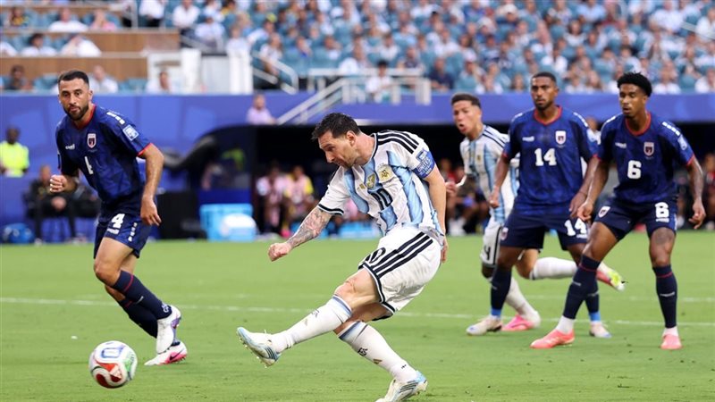 منافس مصر في كأس العالم، ميسي يتقدم بهدف الأرجنتين الأول أمام الرأس الأخضر